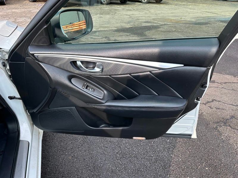 2014 INFINITI Q50 4dr Sedan AWD Premium - 22920014 - 21