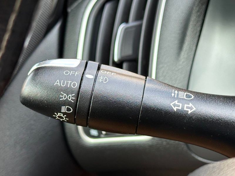 2014 INFINITI Q50 4dr Sedan AWD Premium - 22920014 - 30