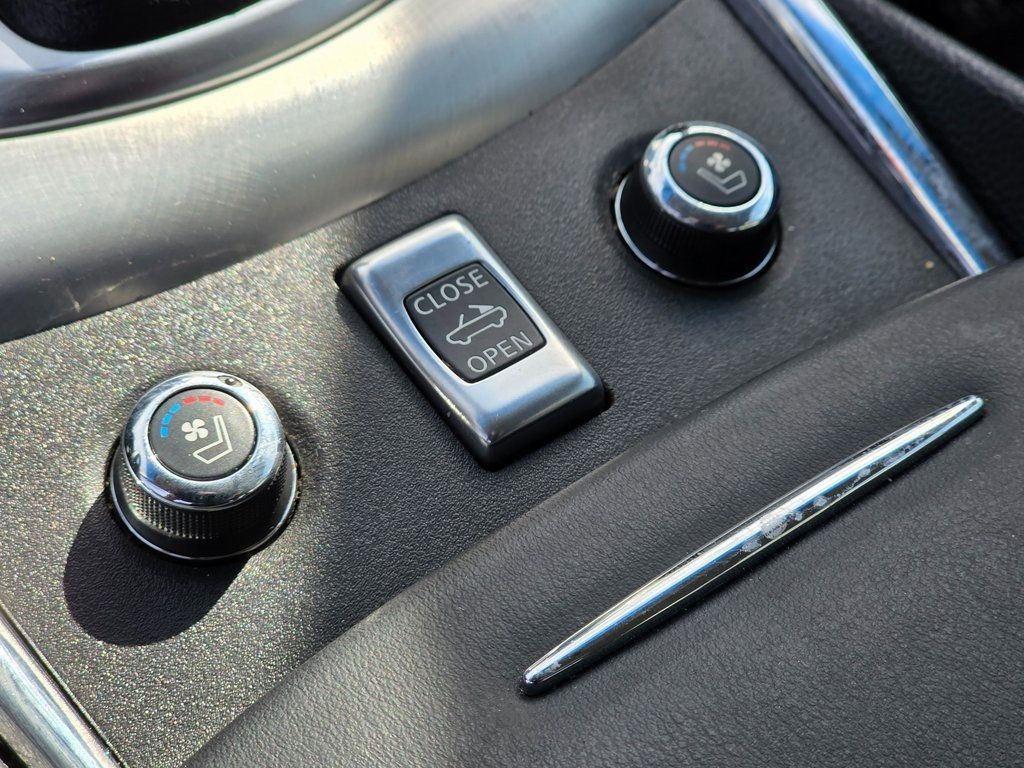 2014 INFINITI Q60 Convertible 2dr - 22943926 - 11