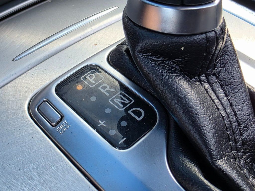 2014 INFINITI Q60 Convertible 2dr - 22943926 - 25