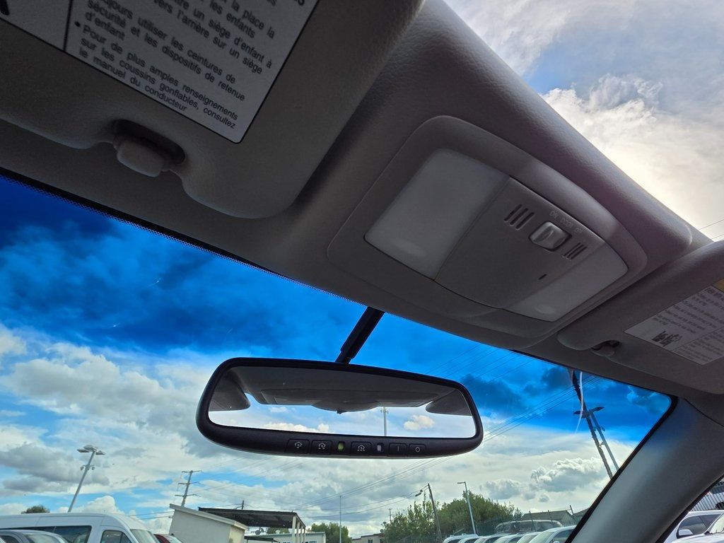 2014 INFINITI Q60 Convertible 2dr - 22943926 - 28