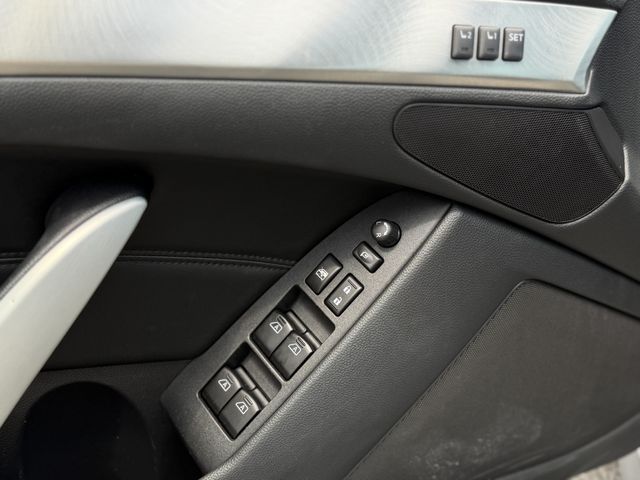 2014 INFINITI Q60 Convertible Base - Photo 7