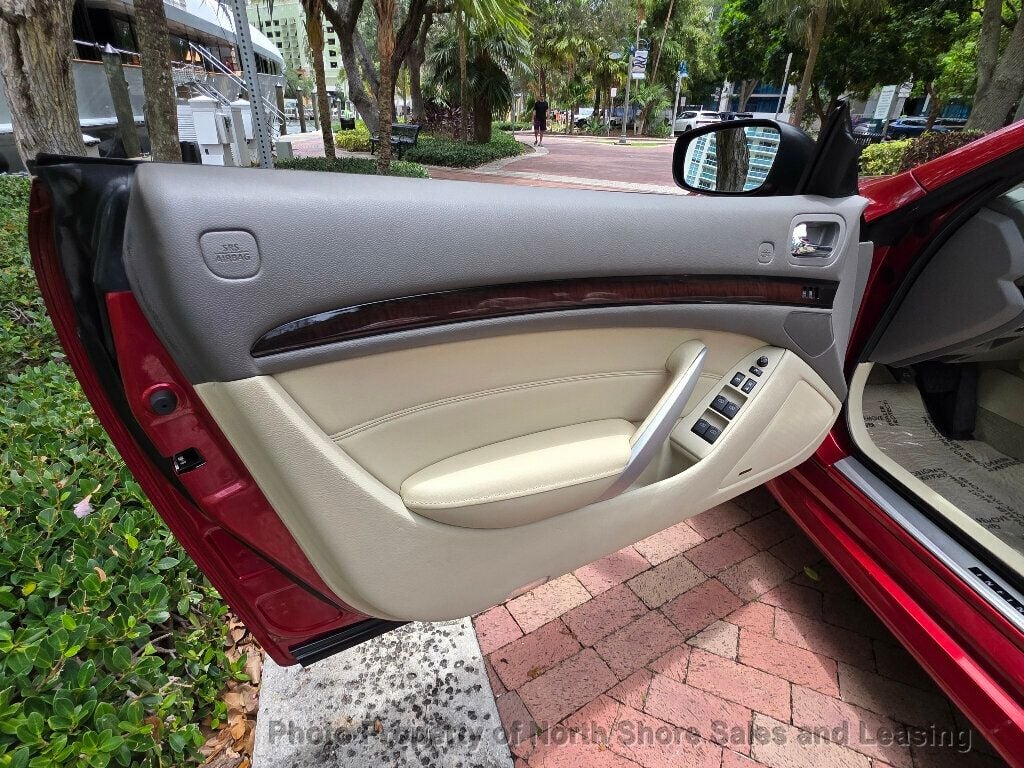 2014 INFINITI Q60 Convertible Premium - 23036896 - 34
