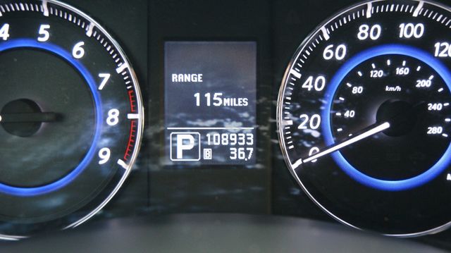 2014 INFINITI QX70 1 OWNER, JUST SERVICED , VERY CLEAN INSIDE AND OUT  - 22969132 - 2