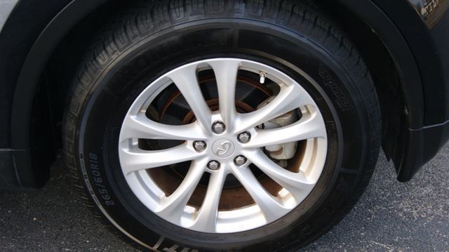 2014 INFINITI QX70 1 OWNER, JUST SERVICED , VERY CLEAN INSIDE AND OUT  - 22969132 - 63