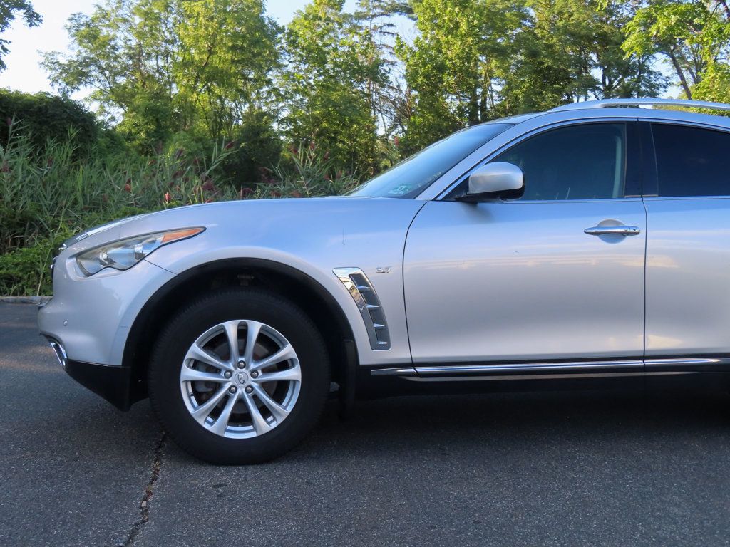 2014 Infiniti QX70 photo 10