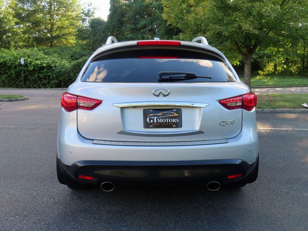 2014 Infiniti QX70 photo 13
