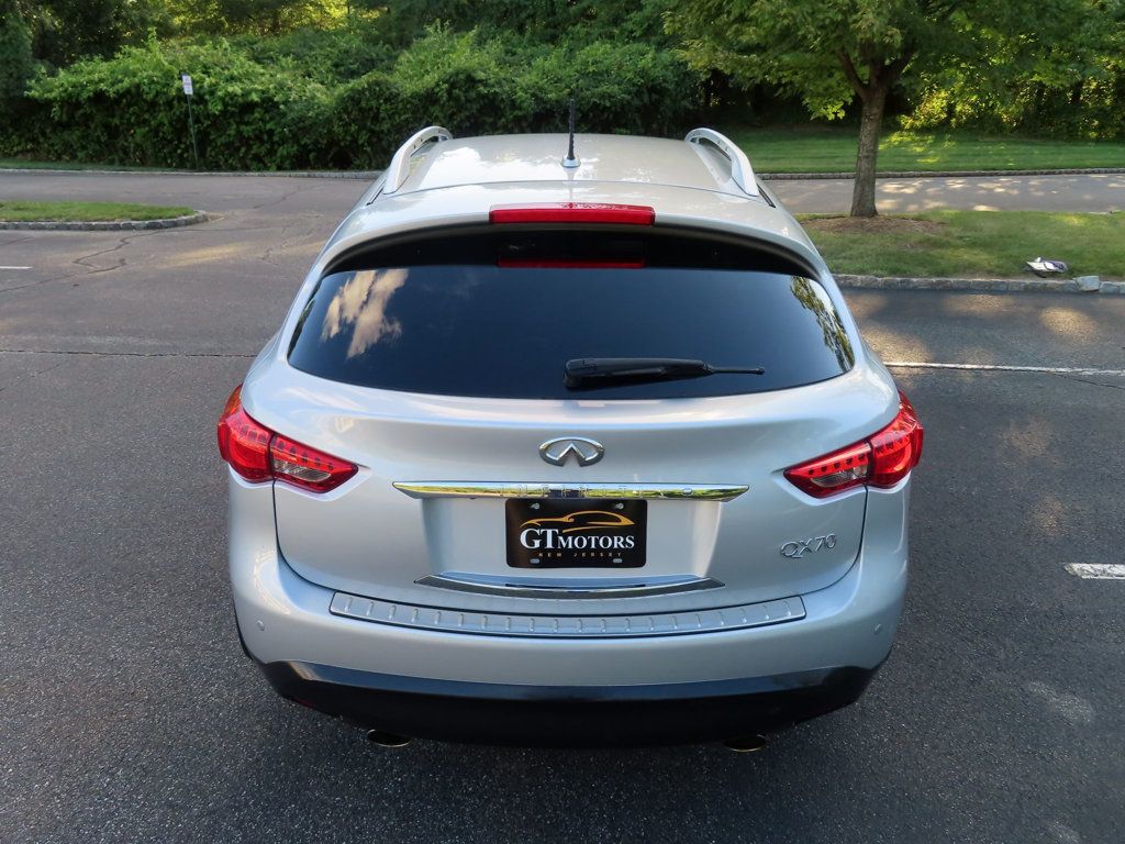 2014 Infiniti QX70 photo 14