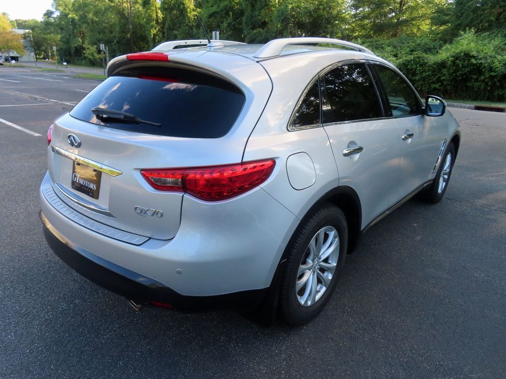 2014 Infiniti QX70 photo 15