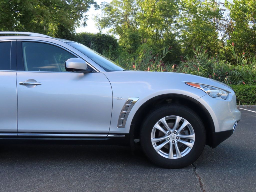 2014 Infiniti QX70 photo 18