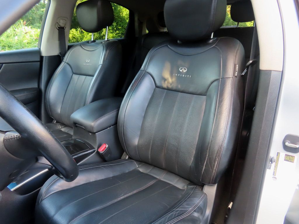 2014 Infiniti QX70 photo 20