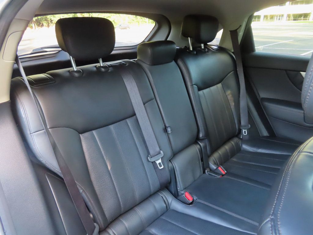 2014 Infiniti QX70 photo 25
