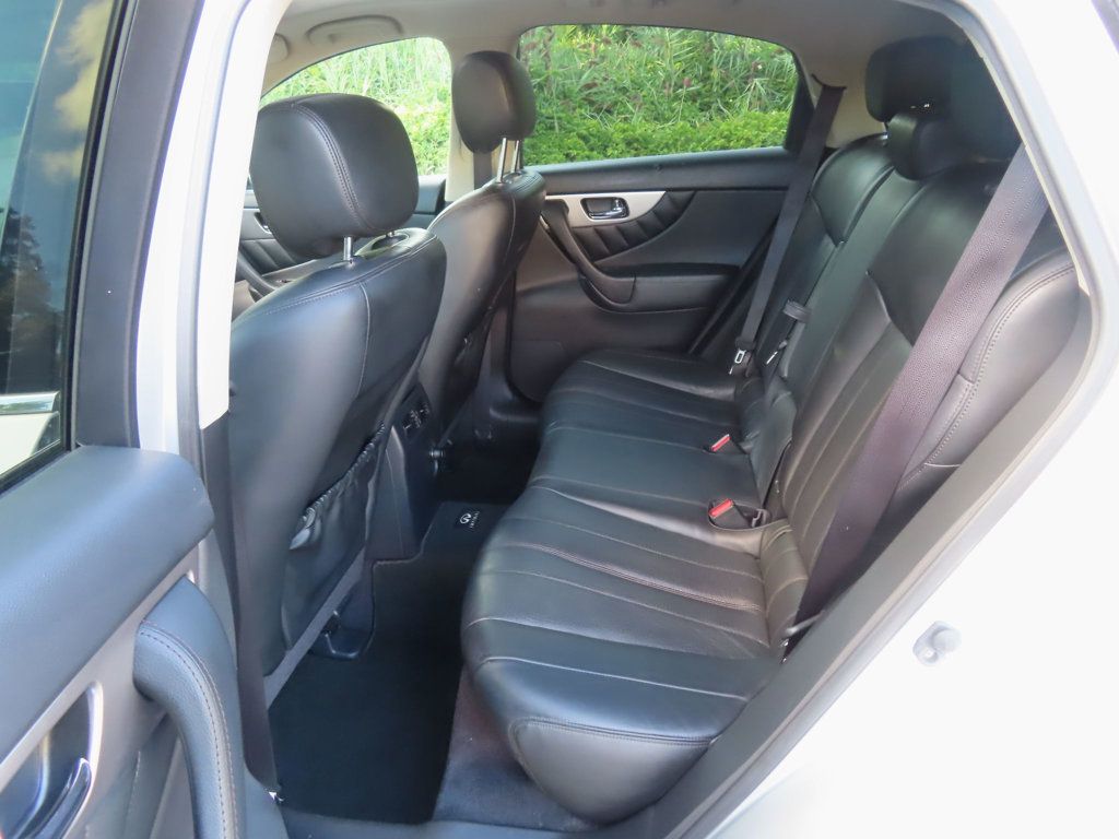 2014 Infiniti QX70 photo 27