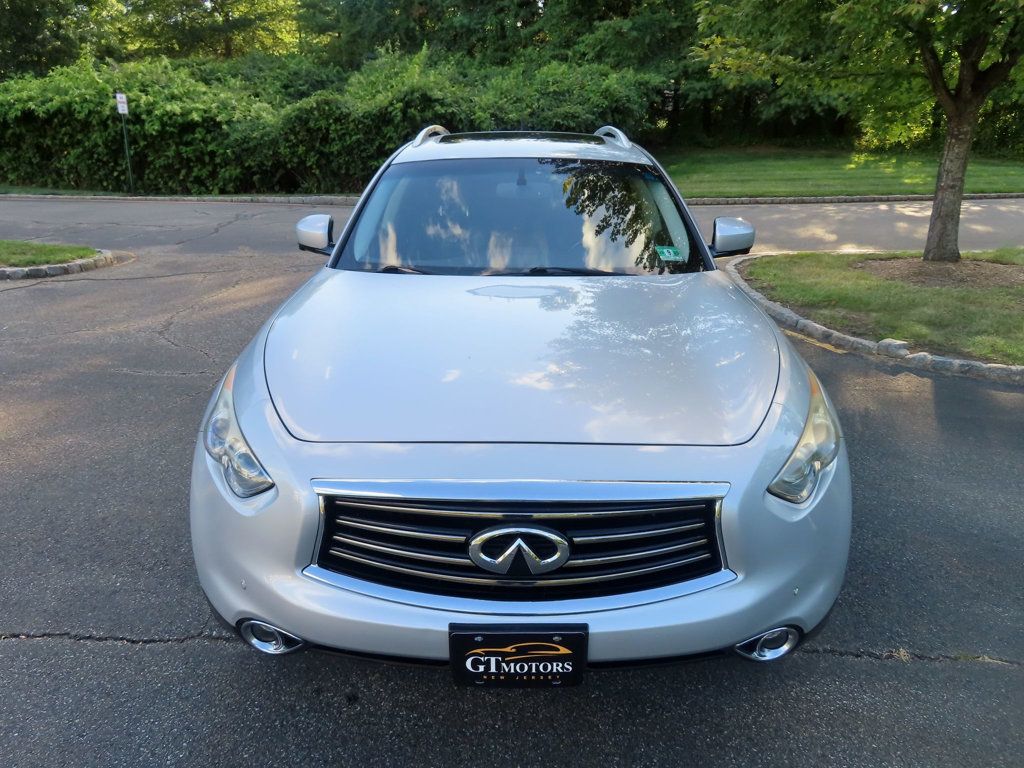 2014 Infiniti QX70 photo 3