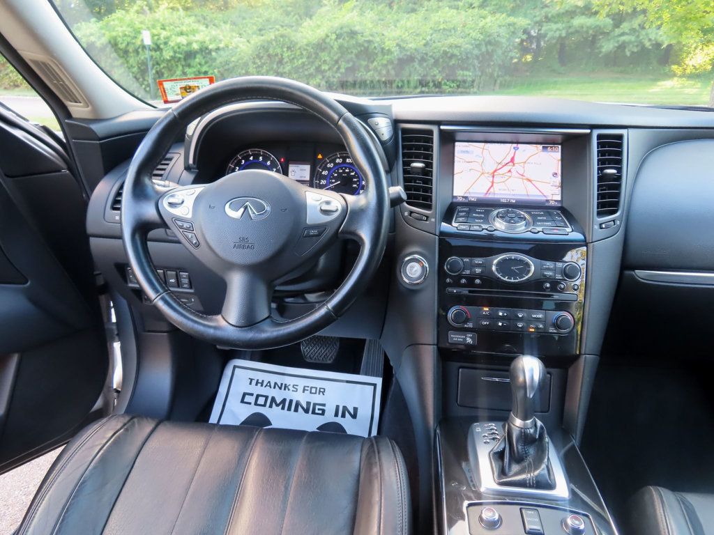 2014 Infiniti QX70 photo 29