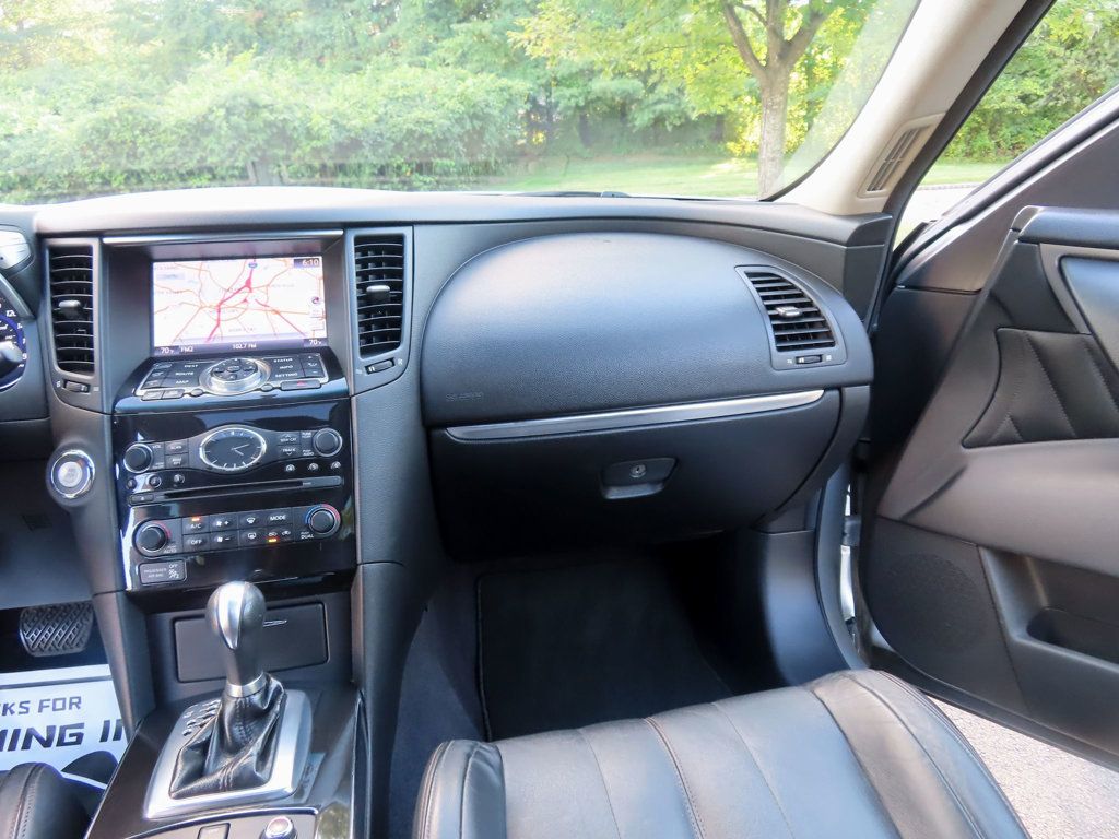 2014 Infiniti QX70 photo 30