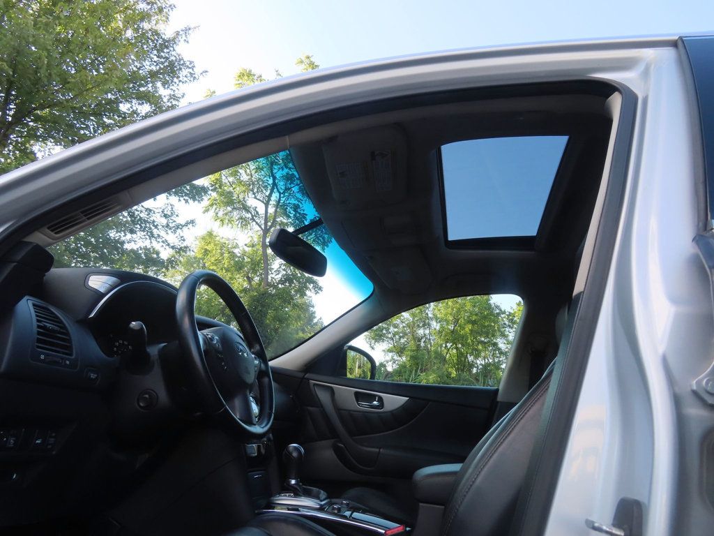 2014 Infiniti QX70 photo 31