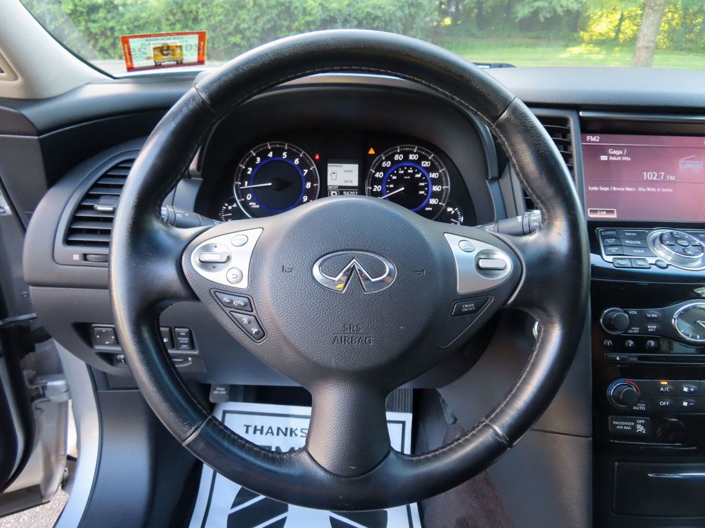 2014 Infiniti QX70 photo 34