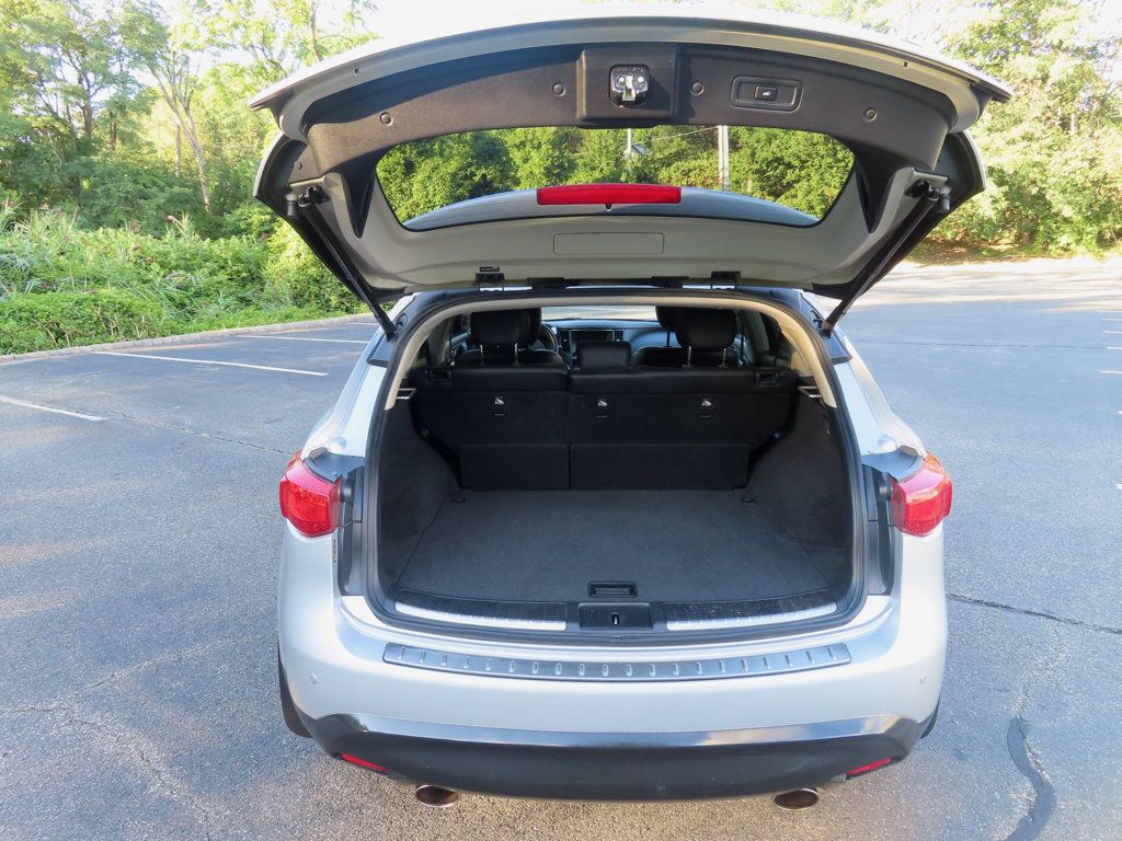 2014 Infiniti QX70 photo 38