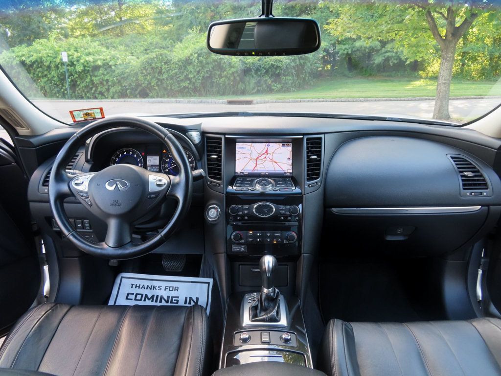 2014 Infiniti QX70 photo 7
