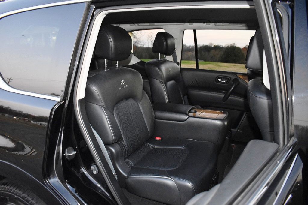 2014 Infiniti QX80 photo 3