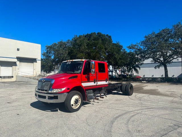 2014 International 4300 Cab and Chassis  - 21697809 - 0