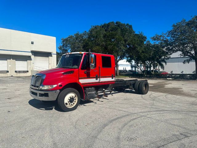 2014 International 4300 Cab and Chassis  - 21697809 - 2