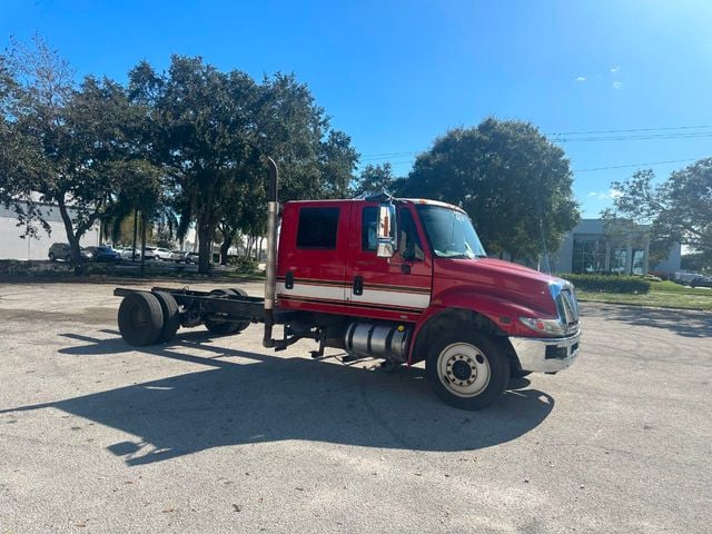 2014 International 4300 Cab and Chassis  - 21697809 - 32