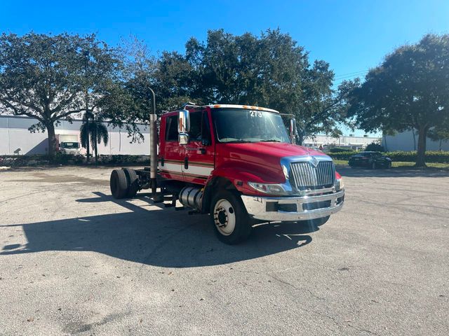 2014 International 4300 Cab and Chassis  - 21697809 - 34