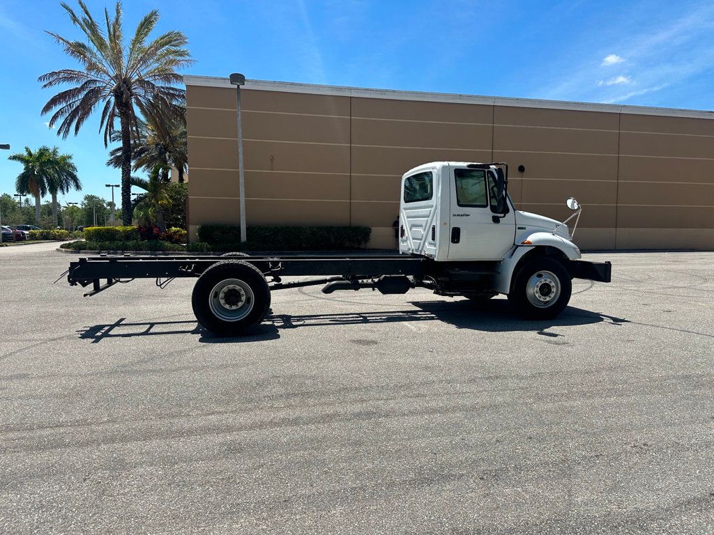 2014 International 4300 Cab & Chassis  - 22399881 - 16