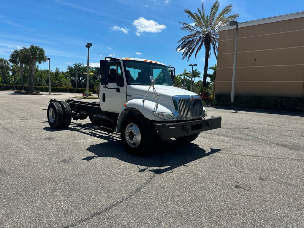 2014 International 4300 Cab & Chassis  - 22399881 - 21