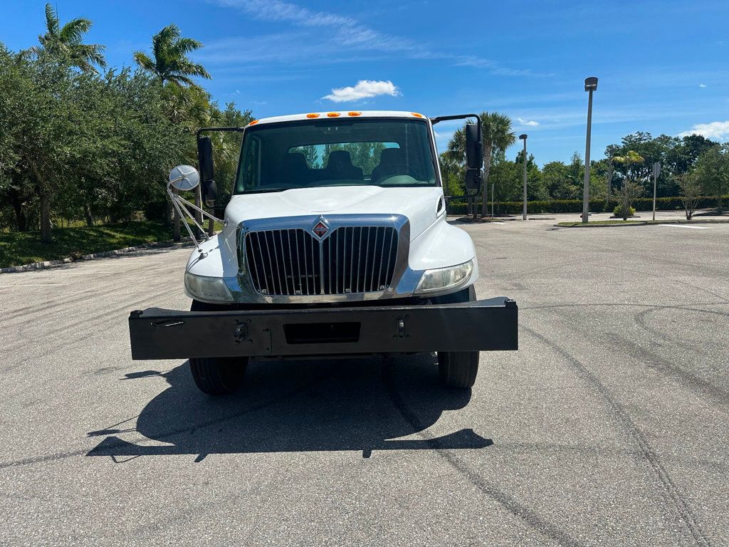 2014 International 4300 Cab & Chassis  - 22399881 - 24