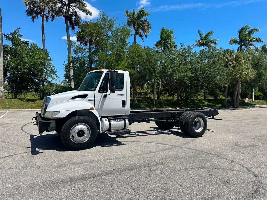 2014 International 4300 Cab & Chassis  - 22399881 - 3