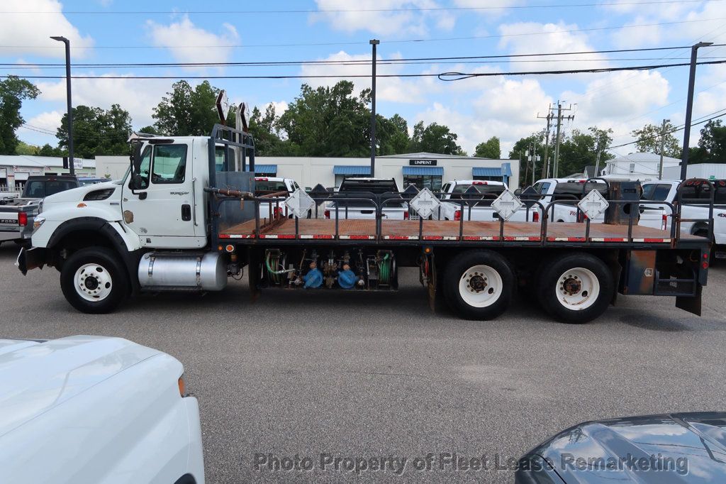 2014 International SF667 WorkStar 7600 photo 2
