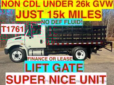 2014 International NON CDL FLATBED JUST 15k MILES! LIFT GATE!