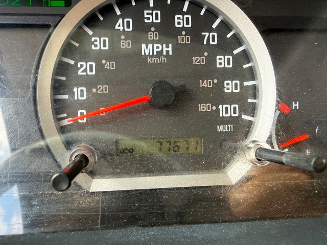 2014 Isuzu NPR Crew Cab Dump Truck Base Trim - 22961964 - 17