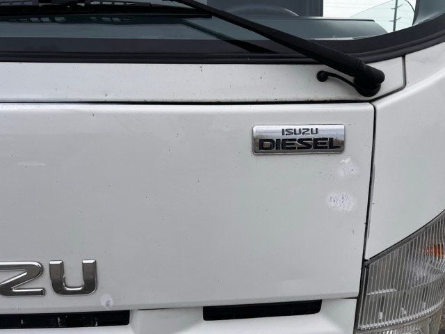 2014 Isuzu NRR 20 Foot Box Truck Liftgate Driver Comfort package - 22587021 - 36