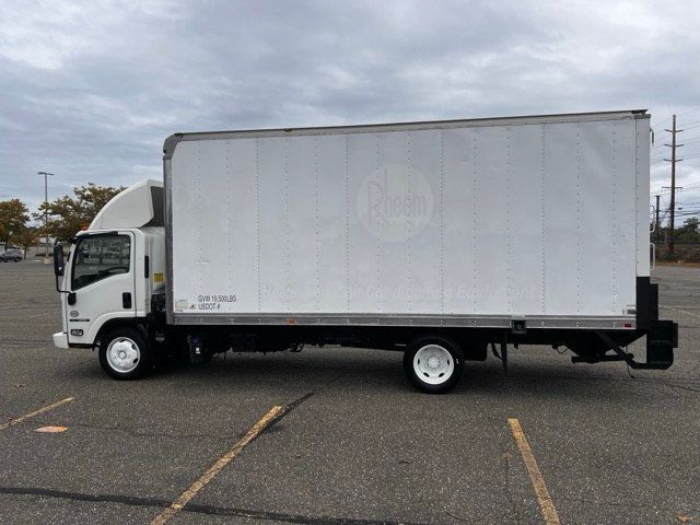 2014 Isuzu NRR 20 Foot Box Truck Liftgate Driver Comfort package - 22587021 - 3