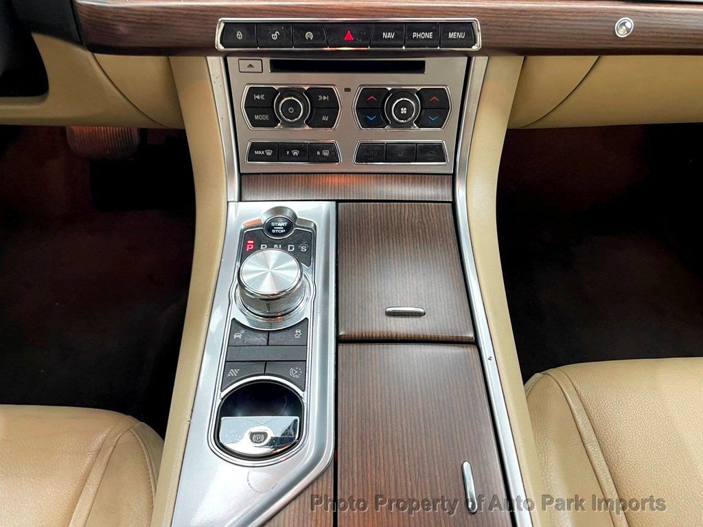 2014 Jaguar XF 4dr Sedan V6 SC AWD - 21337351 - 24