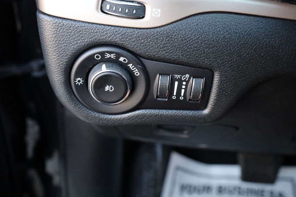 2014 Jeep Cherokee Limited photo 30