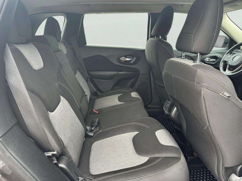 2014 Jeep Cherokee Latitude 4x4 4dr SUV - 23014128 - 15