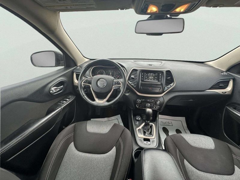 2014 Jeep Cherokee Latitude 4x4 4dr SUV - 23014128 - 18