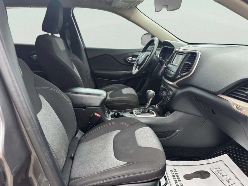 2014 Jeep Cherokee Latitude 4x4 4dr SUV - 23014128 - 22