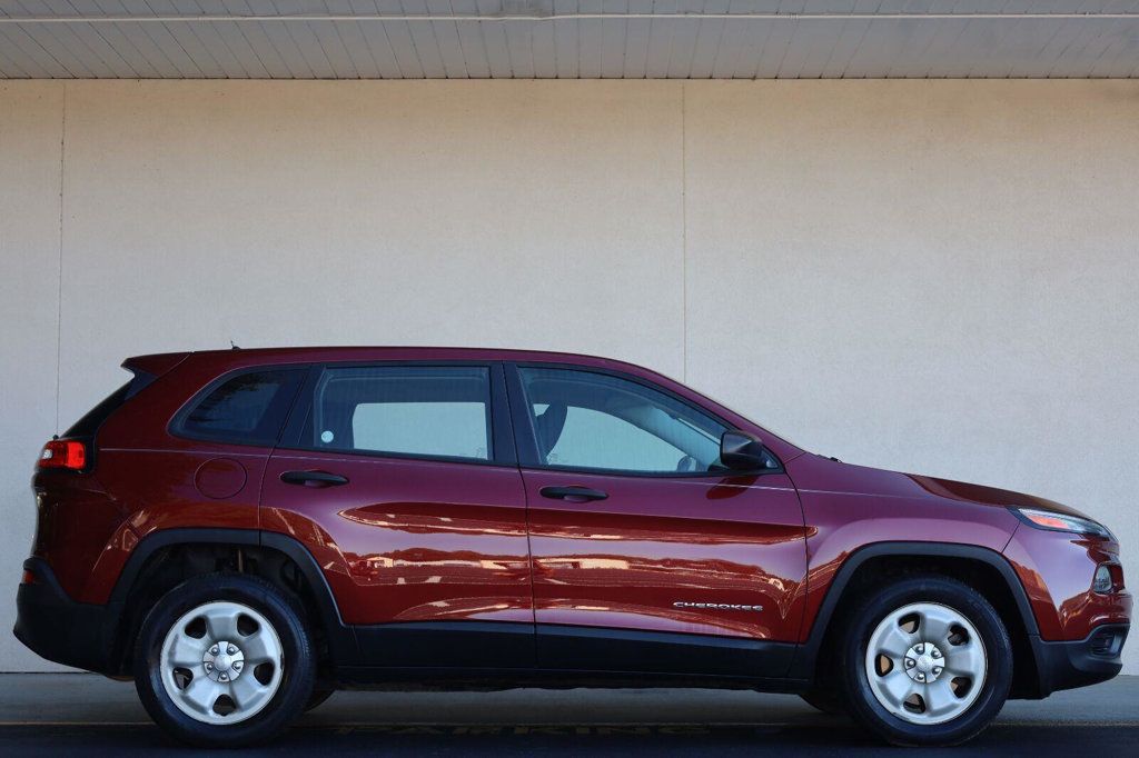 Jeep Cherokee photo 2