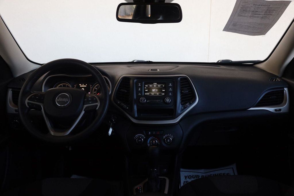 Jeep Cherokee photo 29