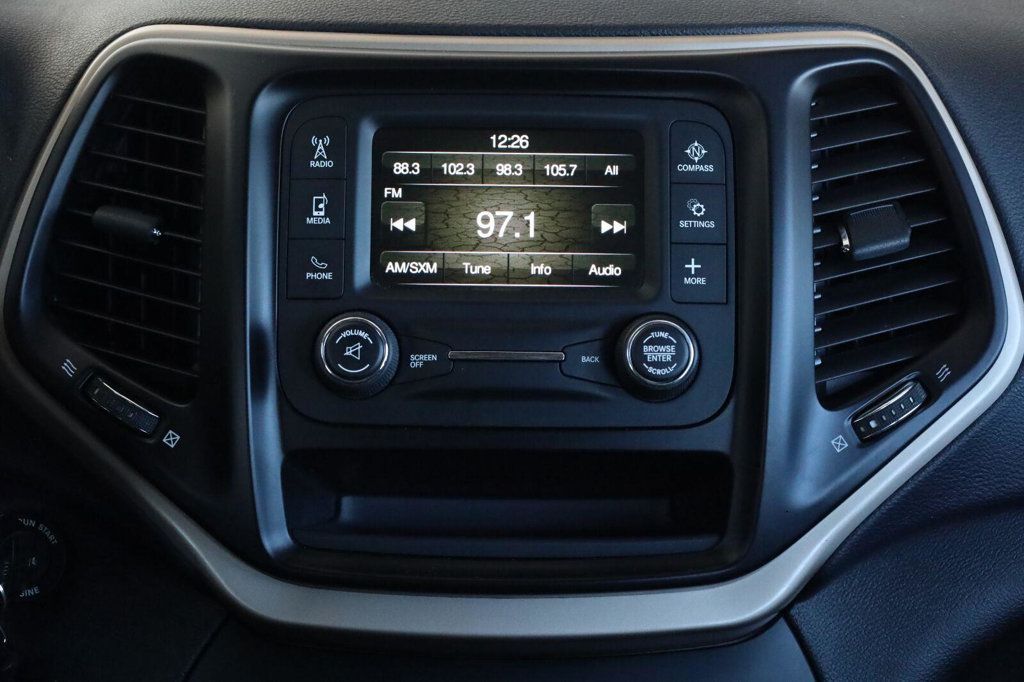 Jeep Cherokee photo 36