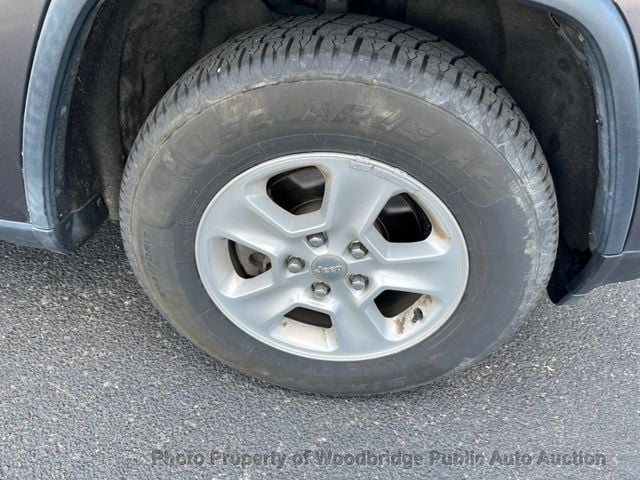 2014 Jeep Grand Cherokee 4WD 4dr Laredo - 23015968 - 26