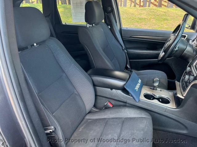 2014 Jeep Grand Cherokee 4WD 4dr Laredo - 23015968 - 6