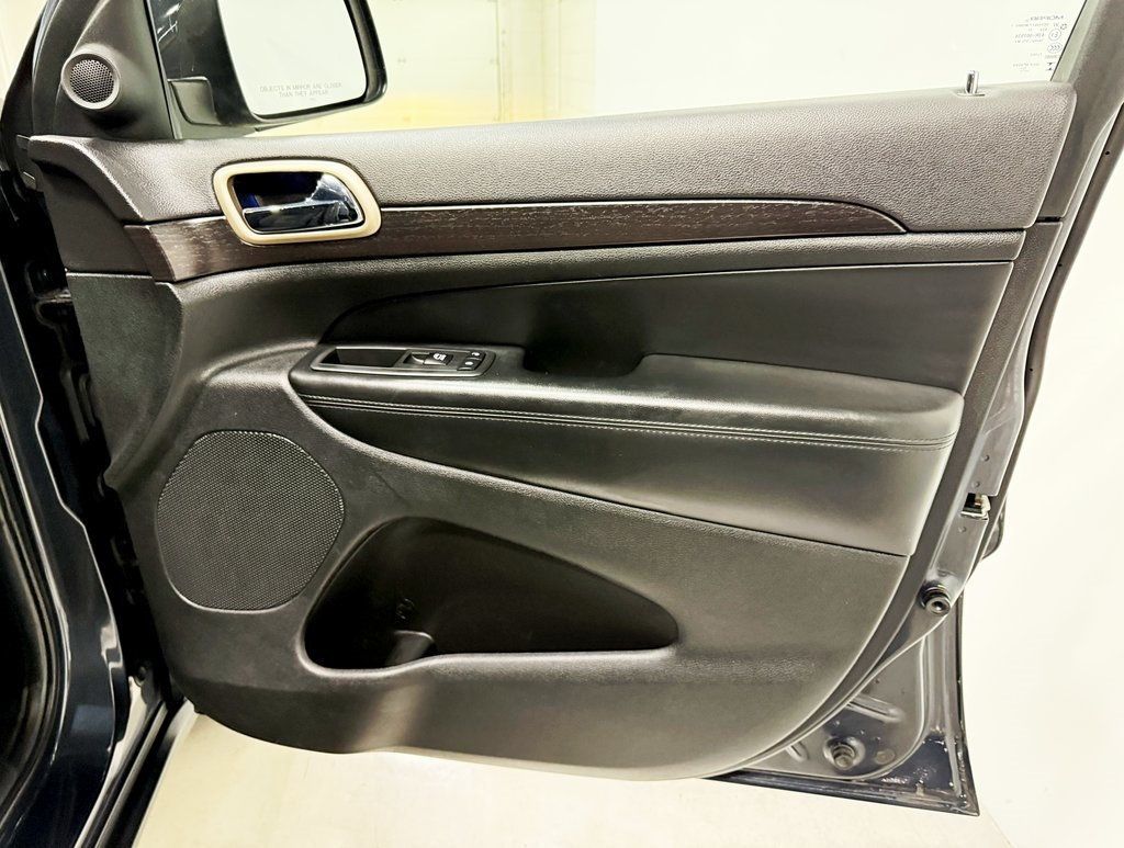 2014 Jeep Grand Cherokee 4WD 4dr Laredo - 22929468 - 33