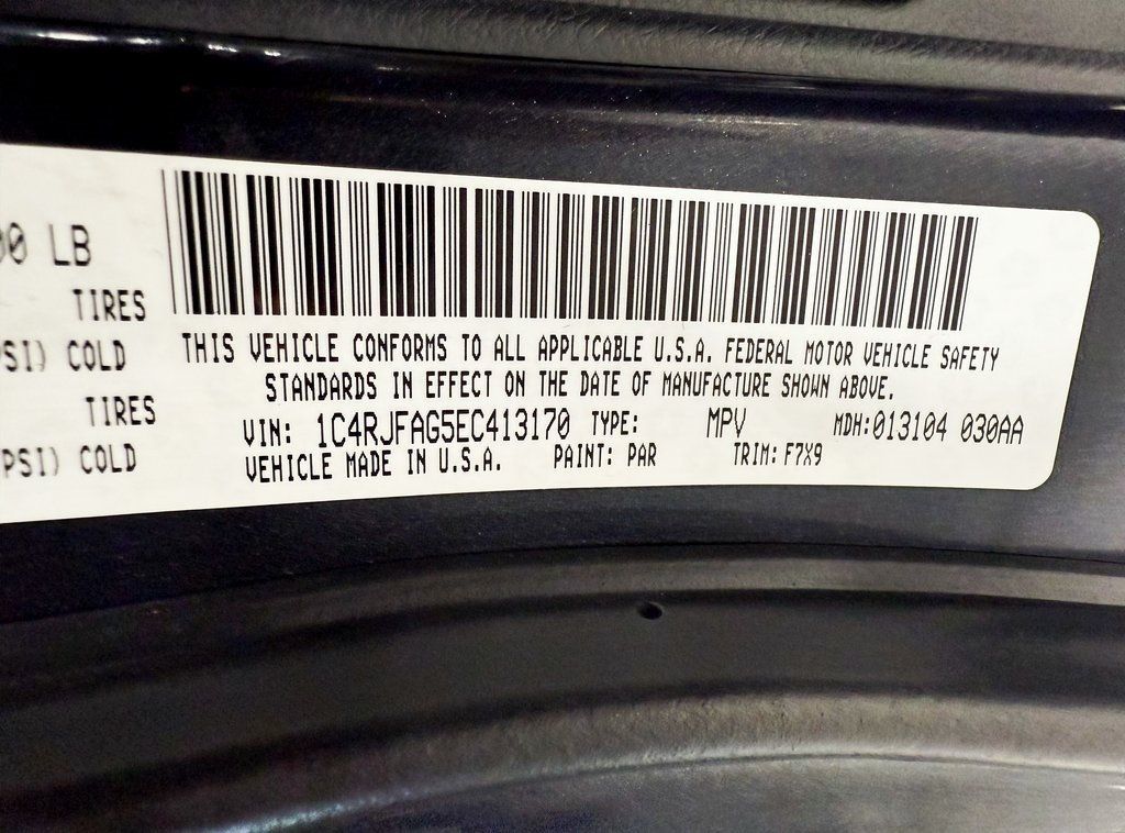 2014 Jeep Grand Cherokee 4WD 4dr Laredo - 22929468 - 35